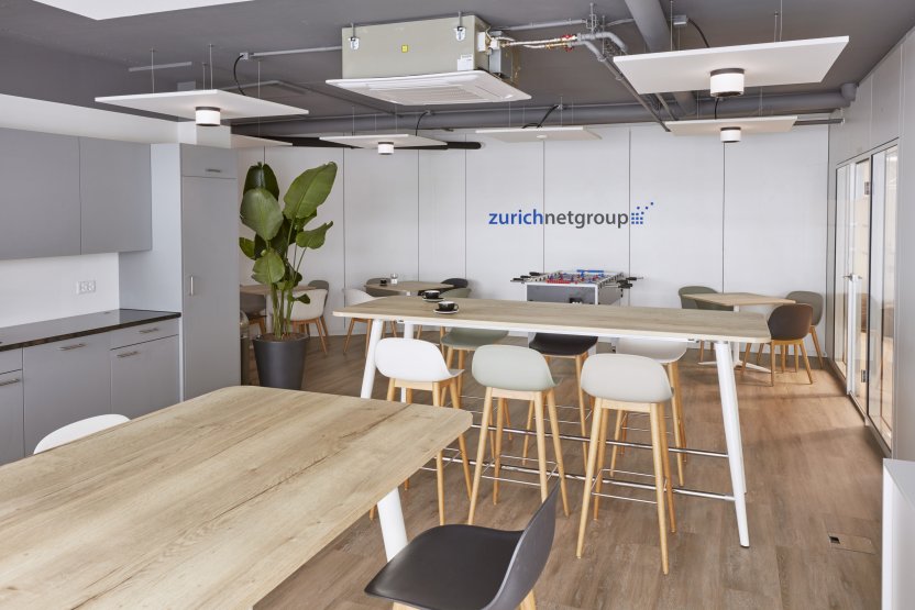 Zurichnetgroup 2565 mit Logo